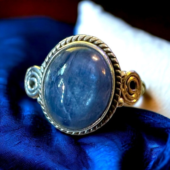 Kyanite Cabochon Bali Sterling Silver Ring (8) - Picture 7 of 11